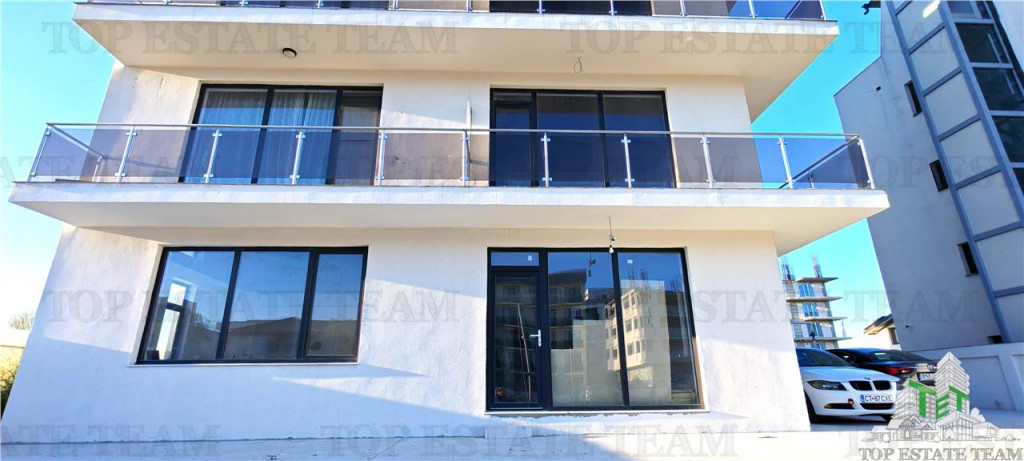 Spatiu comercial 45mp, parter bloc la 80m de plaja, zona de