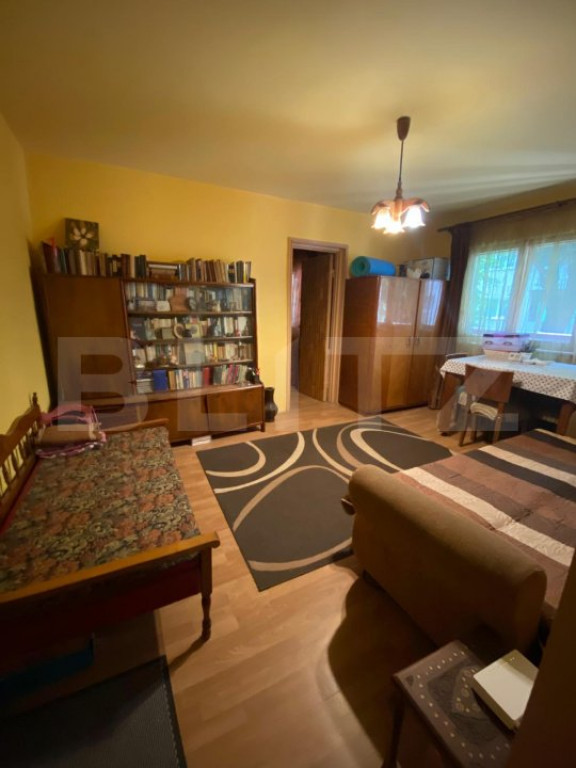 Apartament de vanzare, cu 3 camere, zona Tudor