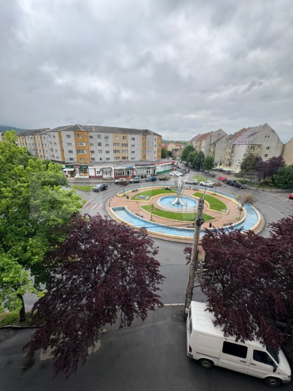 Apartament de vanzare, cu 4 camere, 78 mp, zona Sud