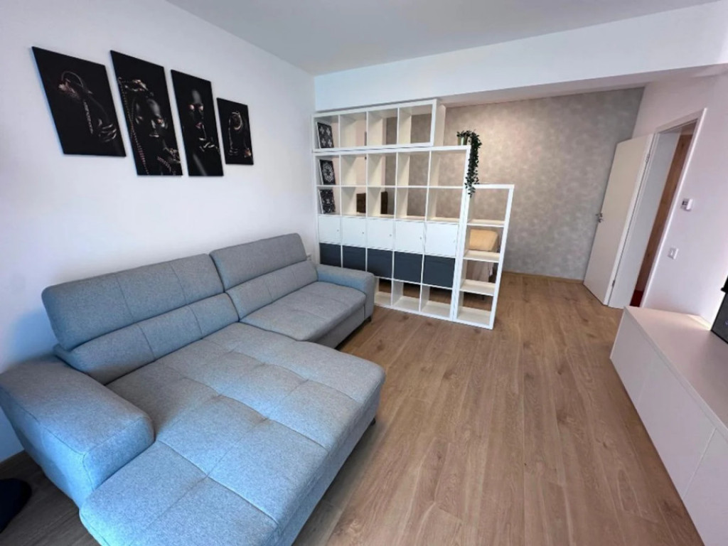 Garsoniera 44 MP, et 2, TRACTORUL