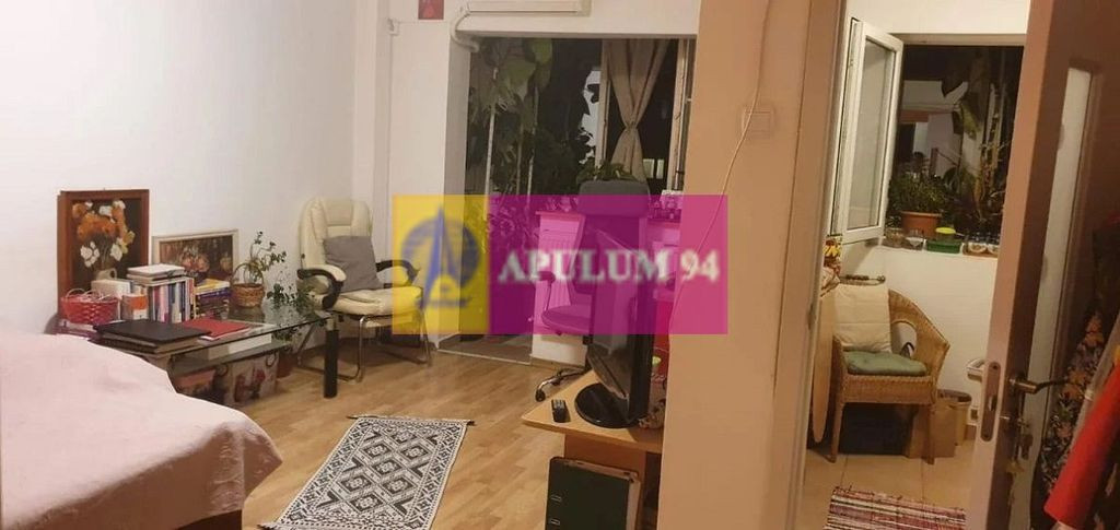 Garsoniera, 33mp, zona Metrou Tineretului, v.a.v. Parcul ...