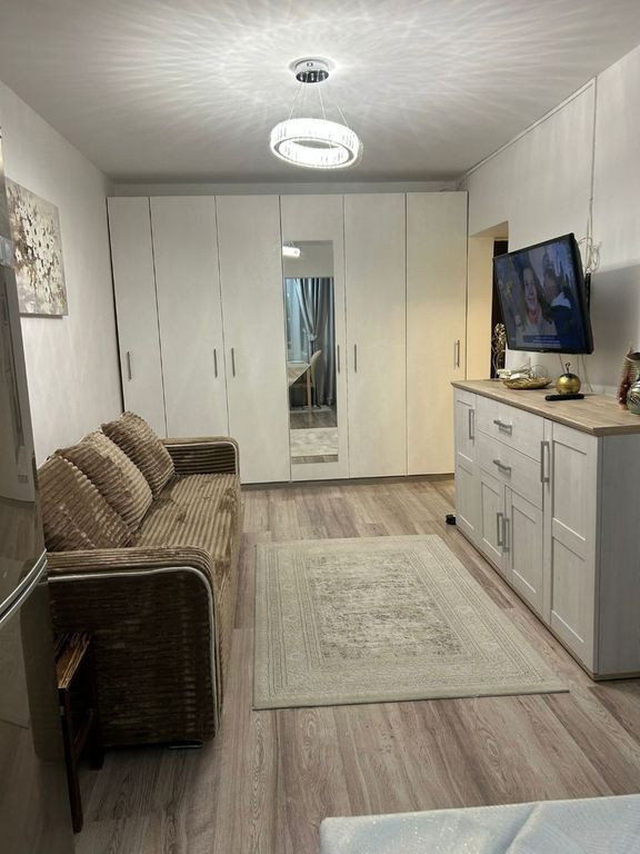 Garsoniera zona Trocadero