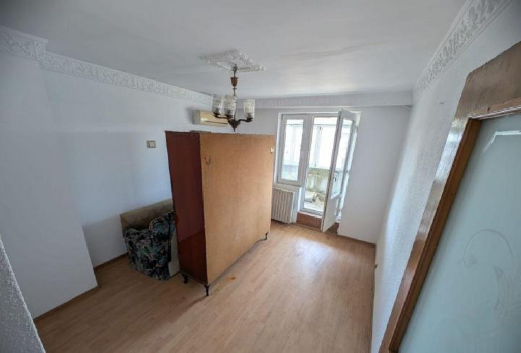 Garsoniera de vanzare zona Far