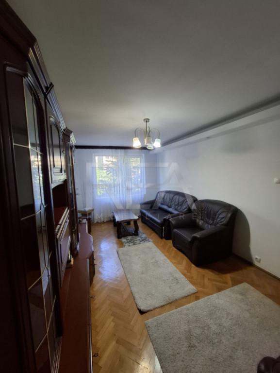 4 camere 1/8, centrala, 89mp ,Ghencea, Str. Garleni.