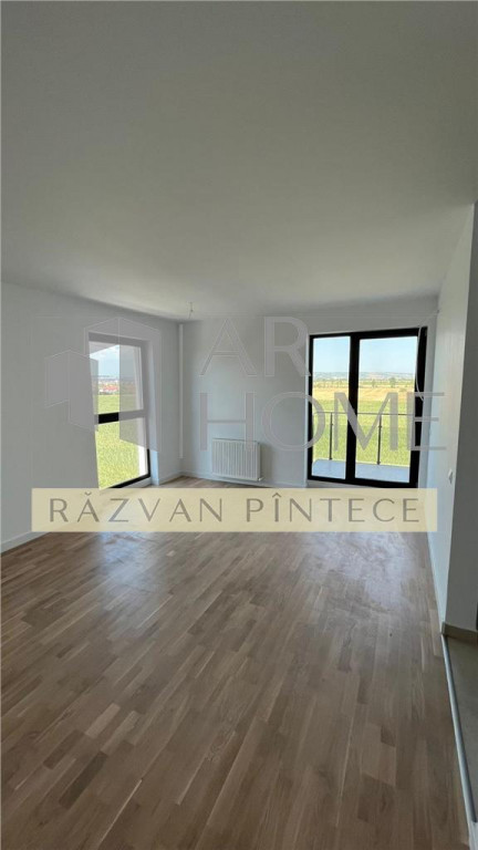 Garsoniera, parcare supraterana, zona Cartier Albert, MRS V