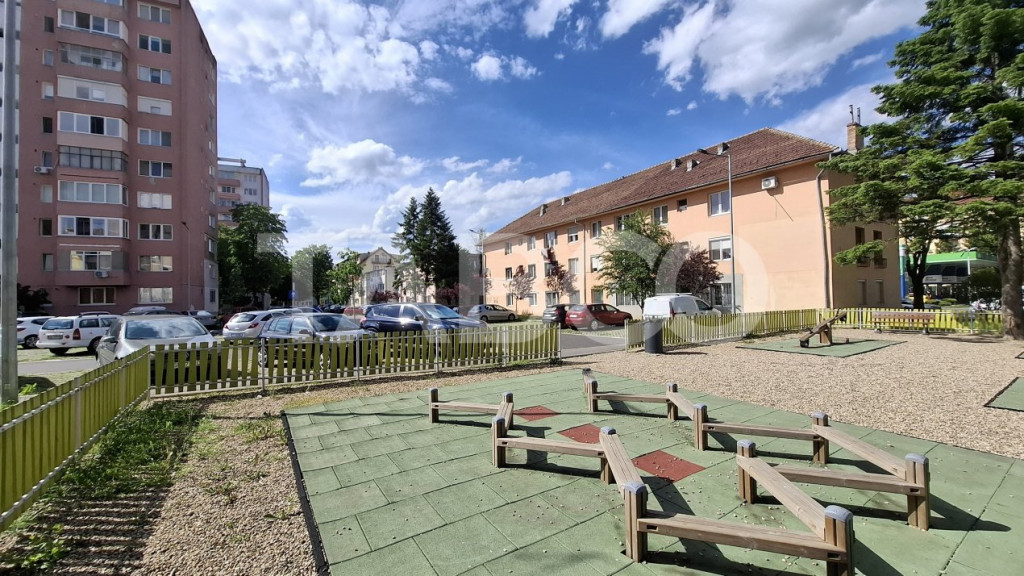 Apartament 2 camere de vanzare semidecomandat 48 mp zona Mil