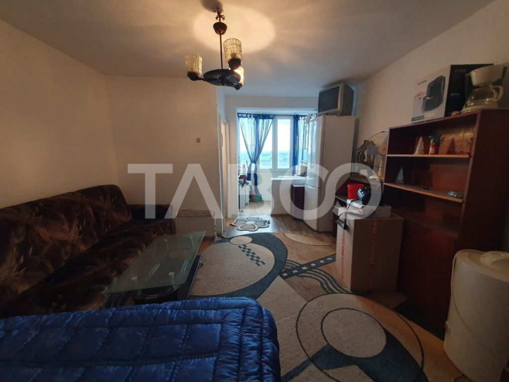 Garsoniera decomandata etaj 7 partial renovata 27 mp utili