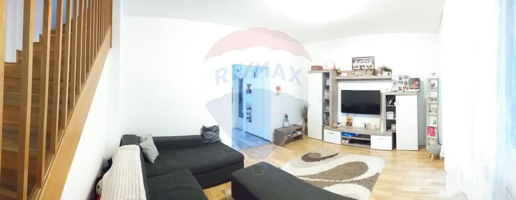 Casă / Vilă cu 4 camere de vânzare