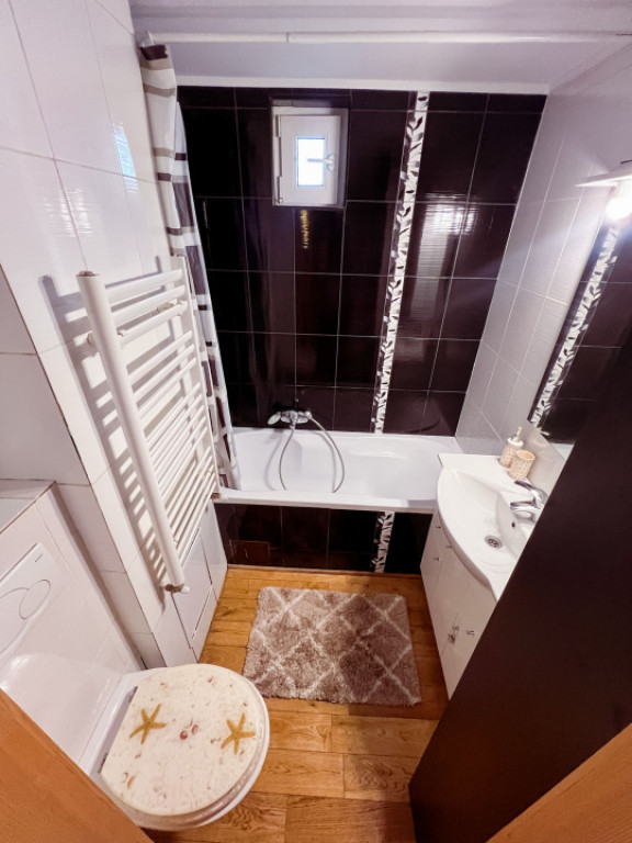 Apartament mobilat si utilat etaj 2