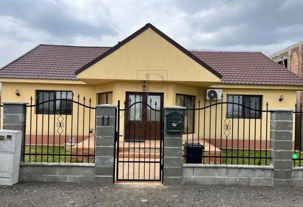 Casa individuala - partial mobilata - teren 660 mp