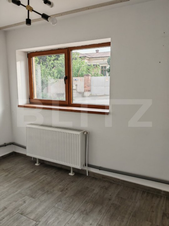 Spatiu comercial, de vanzare, 30 mp, demisol, zona semicentr
