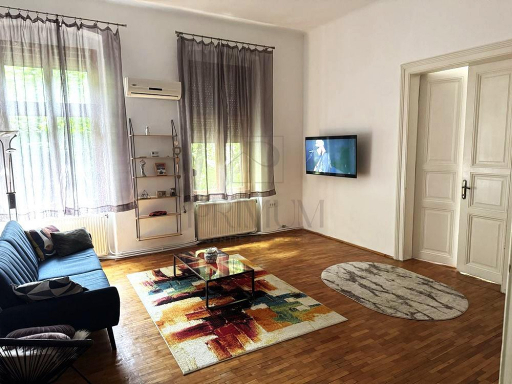 CENTRAL - CLADIRE ISTORICA - 3 camere - centrala proprie - c