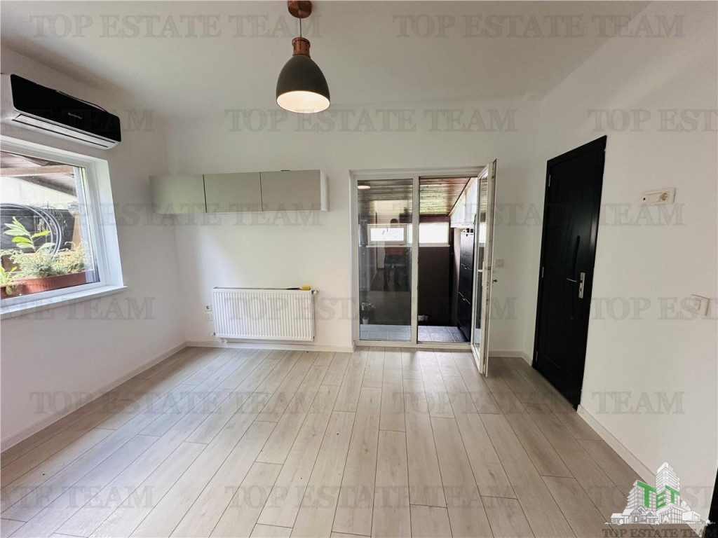 Apartament 2 camere în vila, curte 40 mp, 12 mp terasa a...