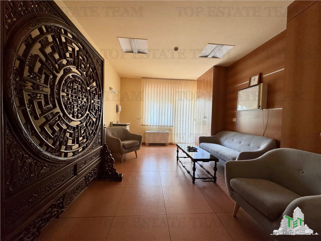 Spatiu comercial de inchiriat parcare in Nord