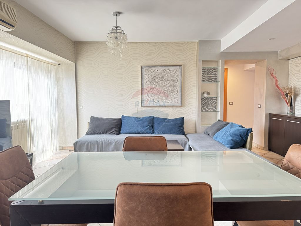 Apartament spatios cu 3 camere, de inchiriat - Bdul Decebal