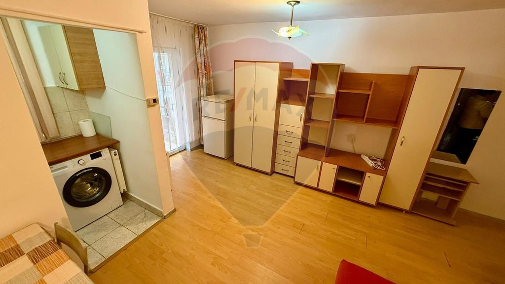 Apartament cu o camera de închiriat