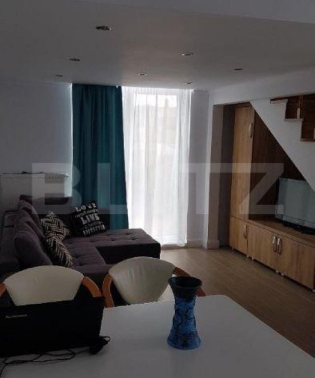 Apartament 3 camere, 74 mp, parcare, in zona Centrala