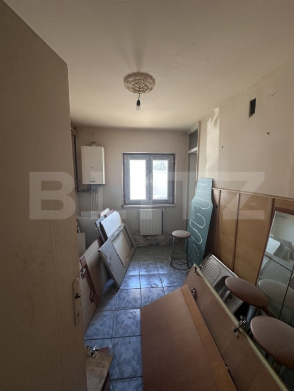 Oportunitate de renovare! Apartament cu 2 camere, 54 mp, par