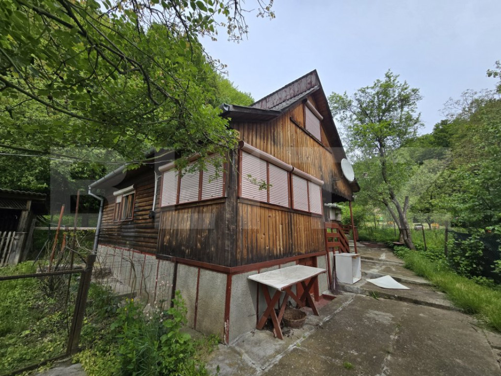 Casa renovabila din lemn, teren 830 mp