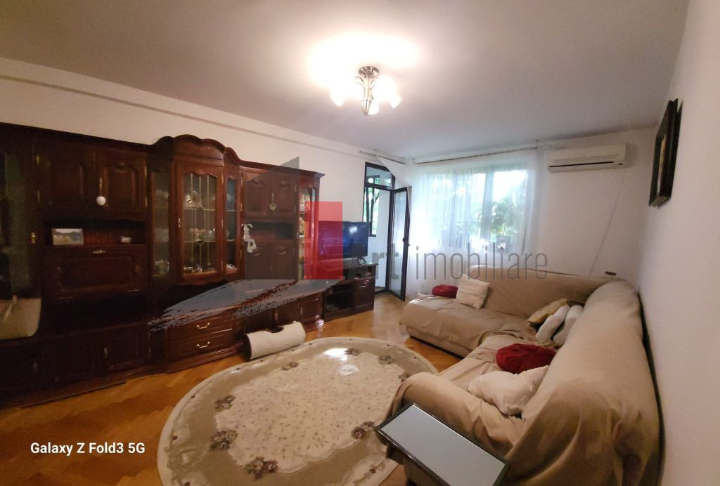 Apartament 4 camere, Titan