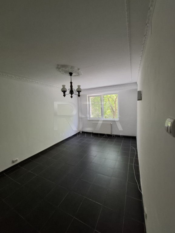 3 camere 3/8, centrala, anvelopat, renovat, Crangasi.