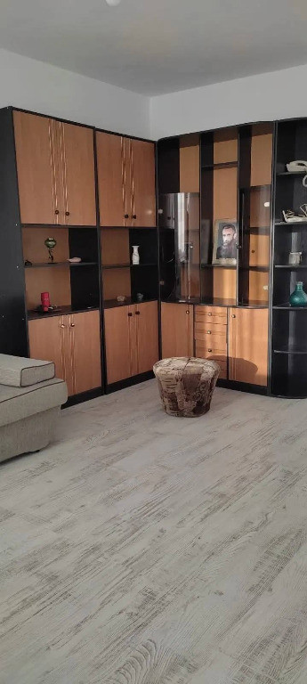 Apartament cu 2 camere,decomandat - zona Calea Bucuresti