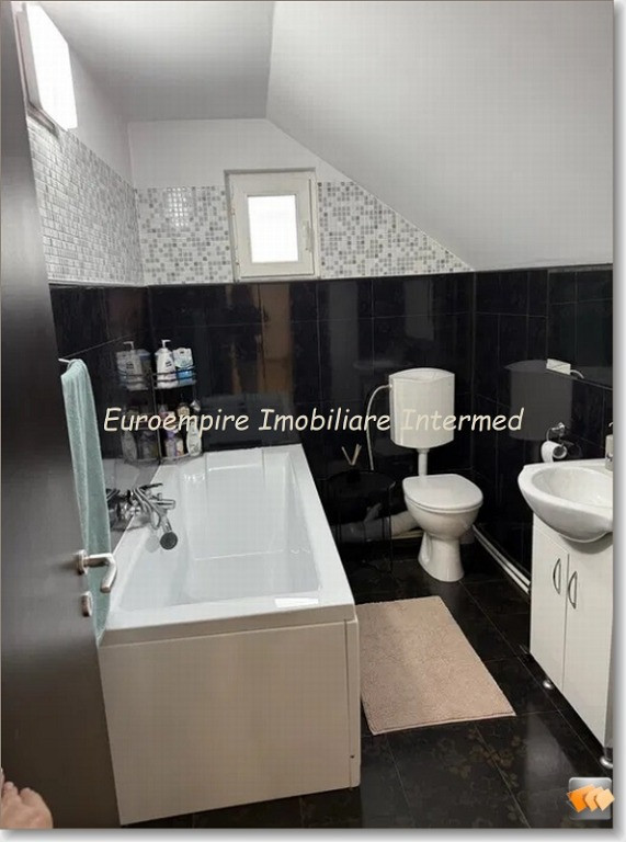 De inchiriat casa cu 4 camere in loc. Lumina jud. Constanta