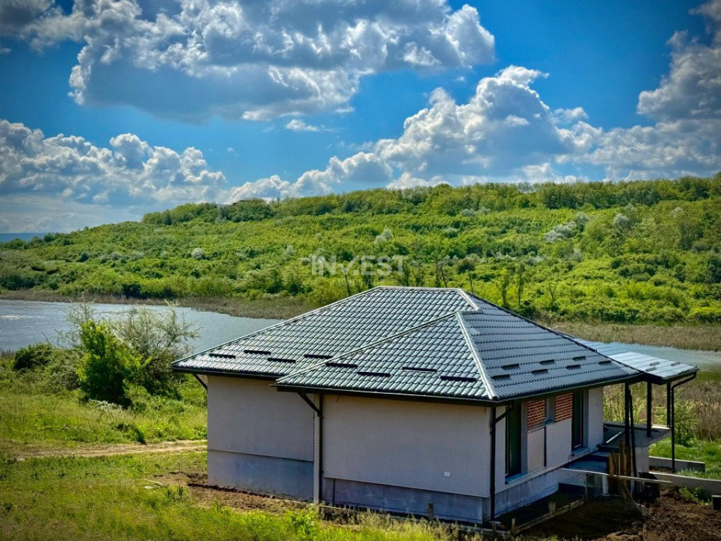 CASA 4 CAMERE VALEA ADANCA, BECI SI GARAJ, POSIBILITATE DE M
