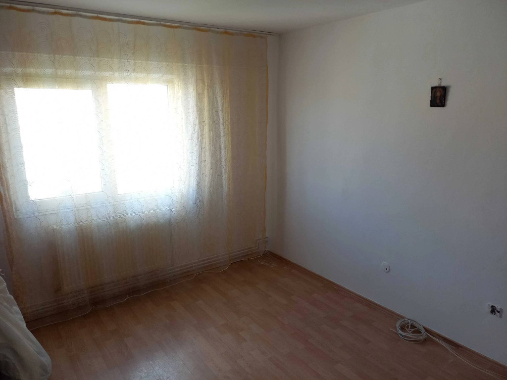 Garsoniera decomandata - zona Tractorul