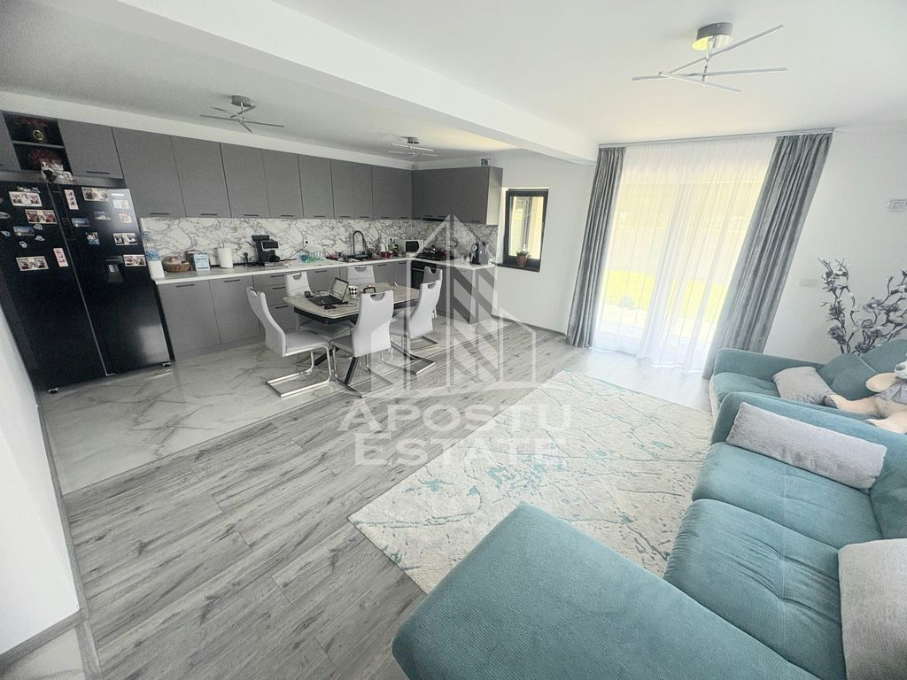 Duplex modern mobilat, cu 3 camere si 2 bai, Sag