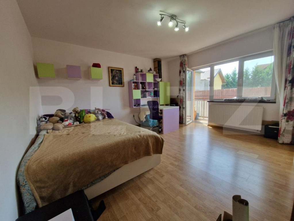 Apartament de vanzare, cu 2 camere decomandate, 65mp, zona P