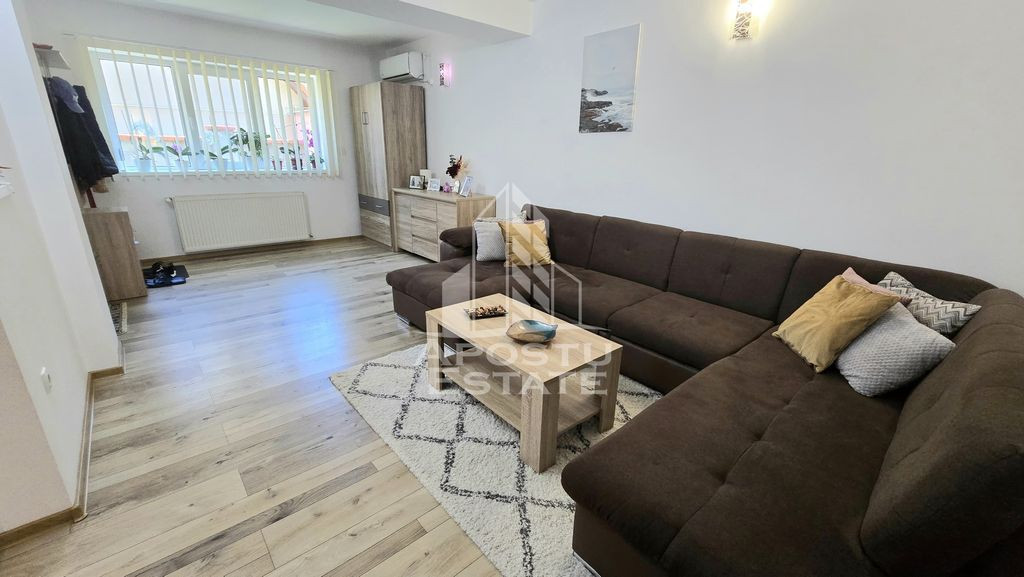Apartament cu 3 camere la casa, curte 220 mp, Giroc