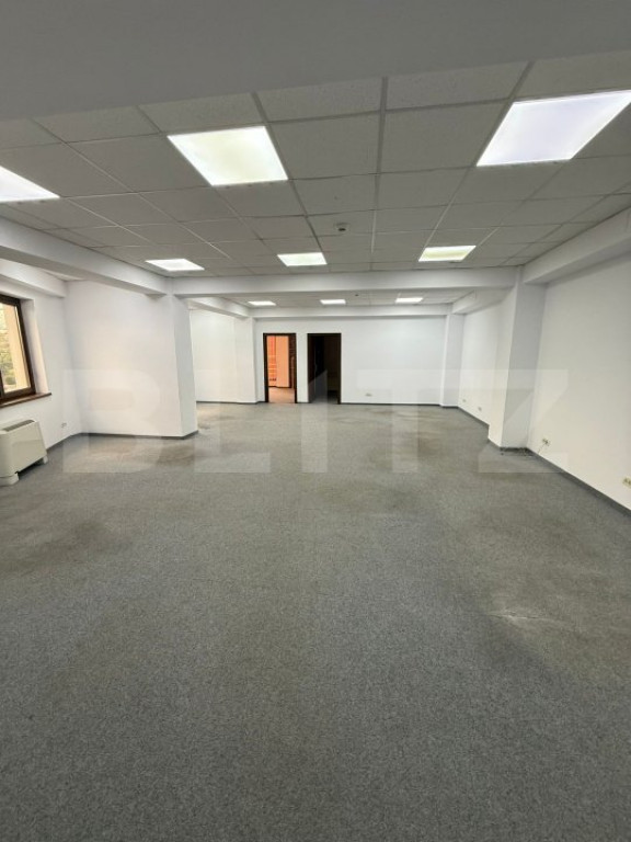 Spatiu Comercial/spatiu de birouri, de inchiriat, 250mp, zon