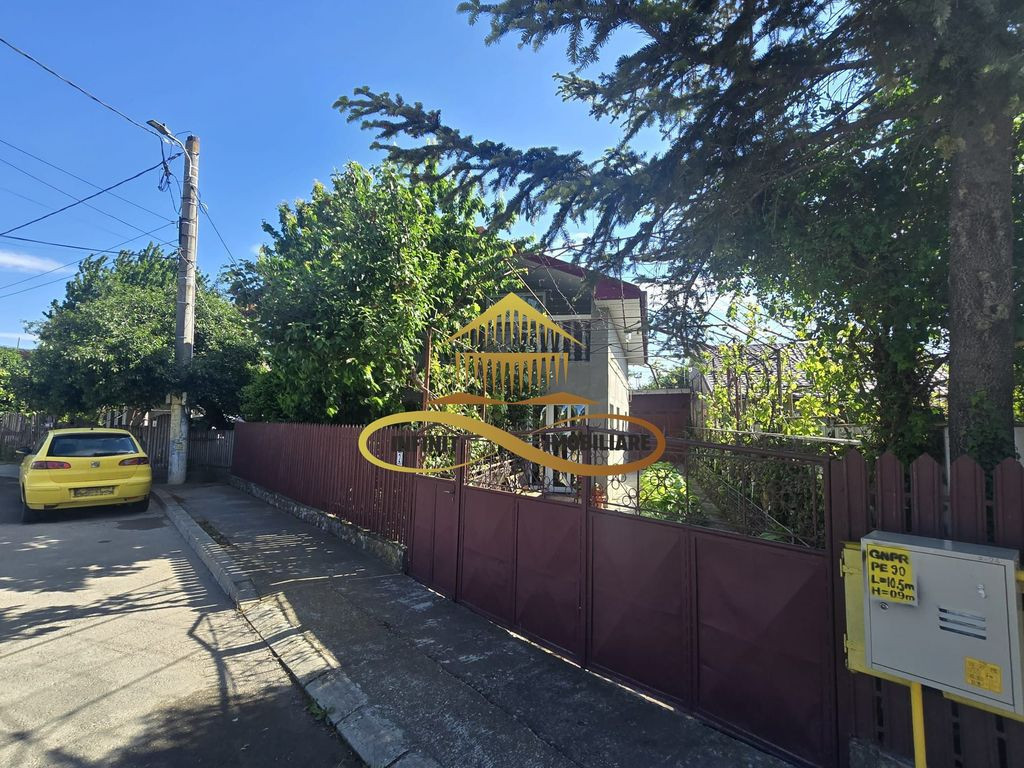 Casa de vanzare in oras / cartier CFR din caramida P+M