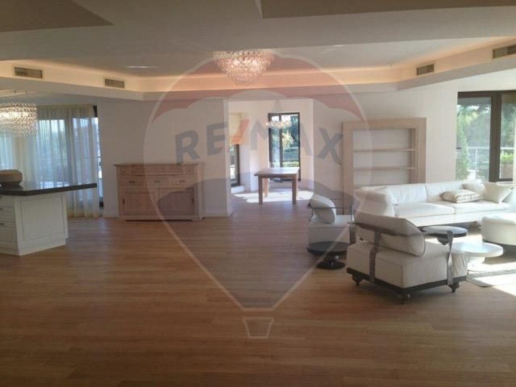 INCHIRIERE Apartament cu 5 camere in zona Nordului