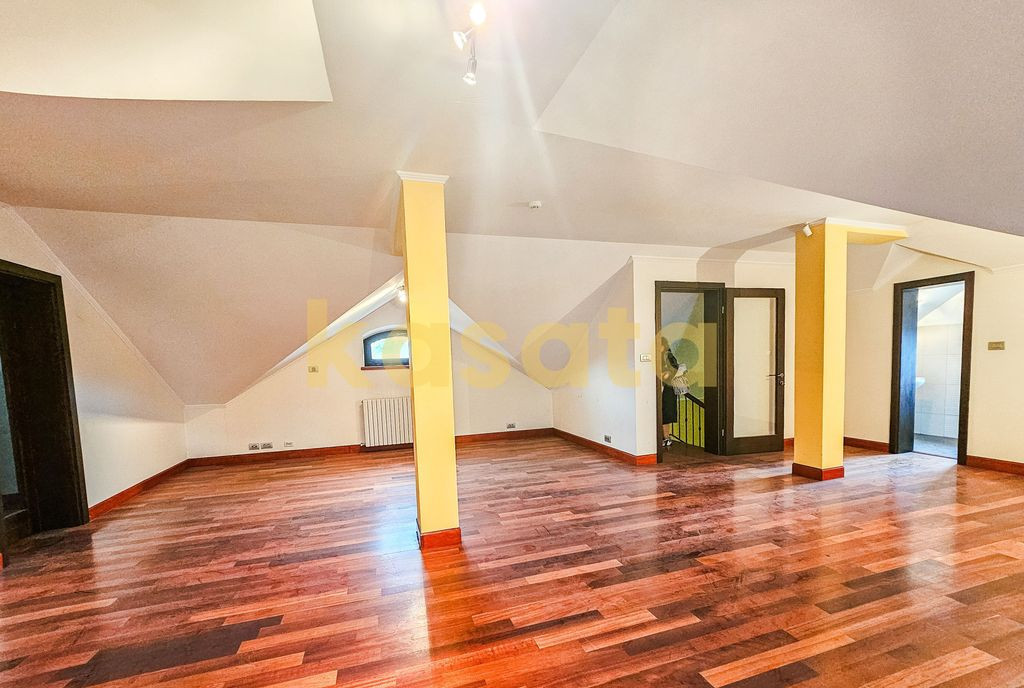 Casă 10 camere Nord București ideală pentru familie ș...