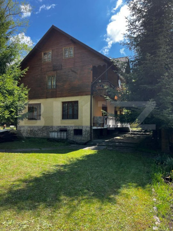 Vânzare cabană/pensiune, cu 11 camere, 350 mp, zona Molid-