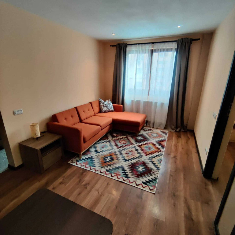 Apartament 2 camere, semidecomandat - zona Florilor.