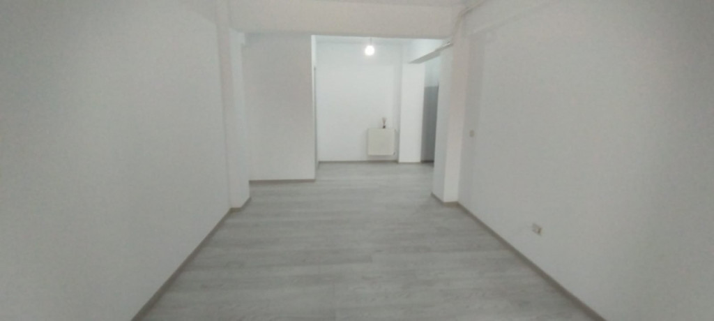 APARTAMENT 3 CAMERE, DECOMANDAT, BLOC NOU, ETAJ INTERMEDIAR,