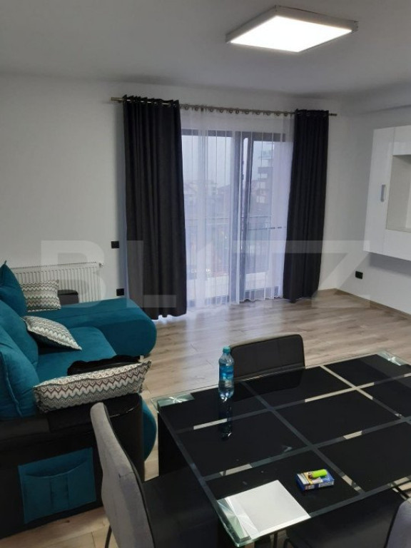 Apartament 4 camere, 86 mp, 2 bai, 2 parcari, zona strazii E