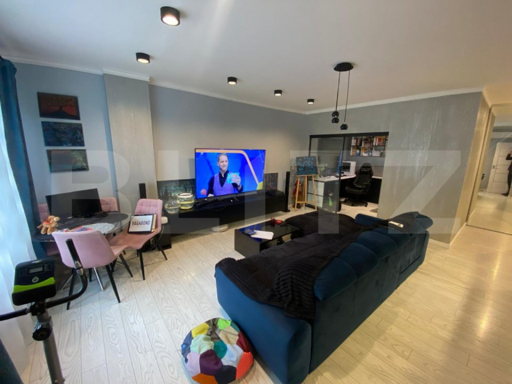 Apartament cu 3 camere, 78 mp + balcon, 2 băi, 2 parcǎri,