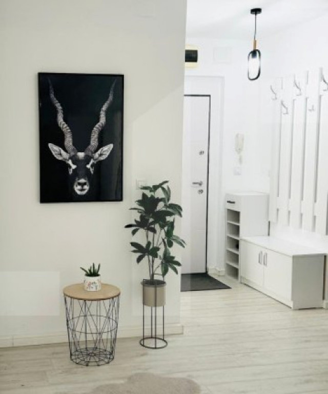 Apartament de vanzare, cu 3 camere, 77 mp, zona Torontalului