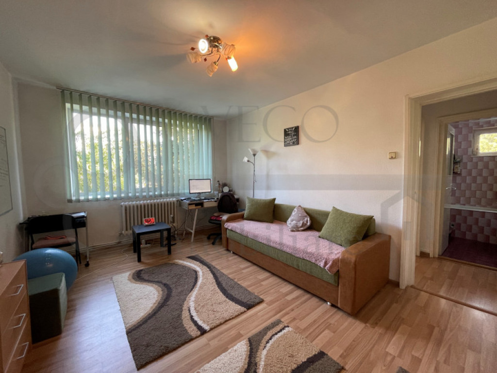 2 camere semidecomandat, in Gheorgheni zona Piata Hermes