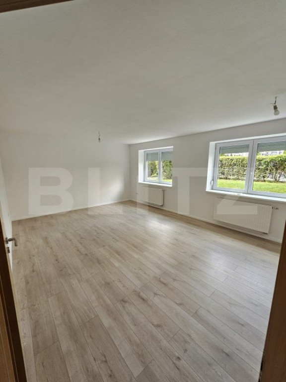 Apartament de vanzare, cu 3 camere, 72 mp, zona Avantgarden