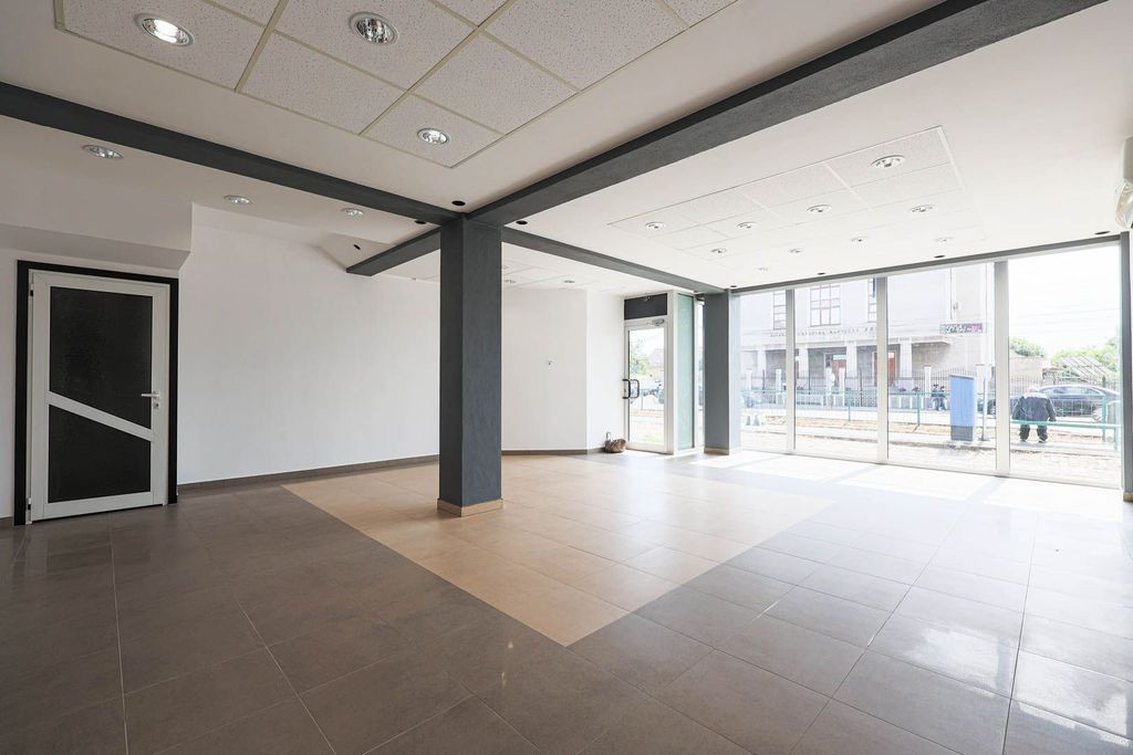De închiriat spațiu comercial 85 mp în Grădiște – ...