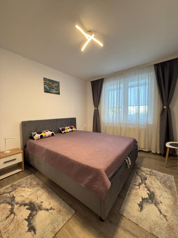 Apartament 3 camere decomandat-zona Astra.