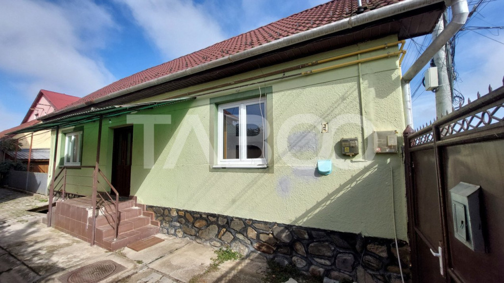 Apartament de inchiriat la casa 2 camere curte 200 mp zona T