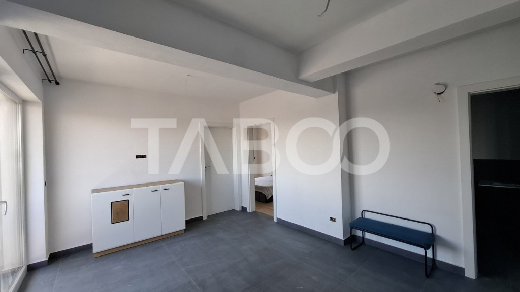Apartament 3 camere de vanzare decomandat 55 mp zona Calea S