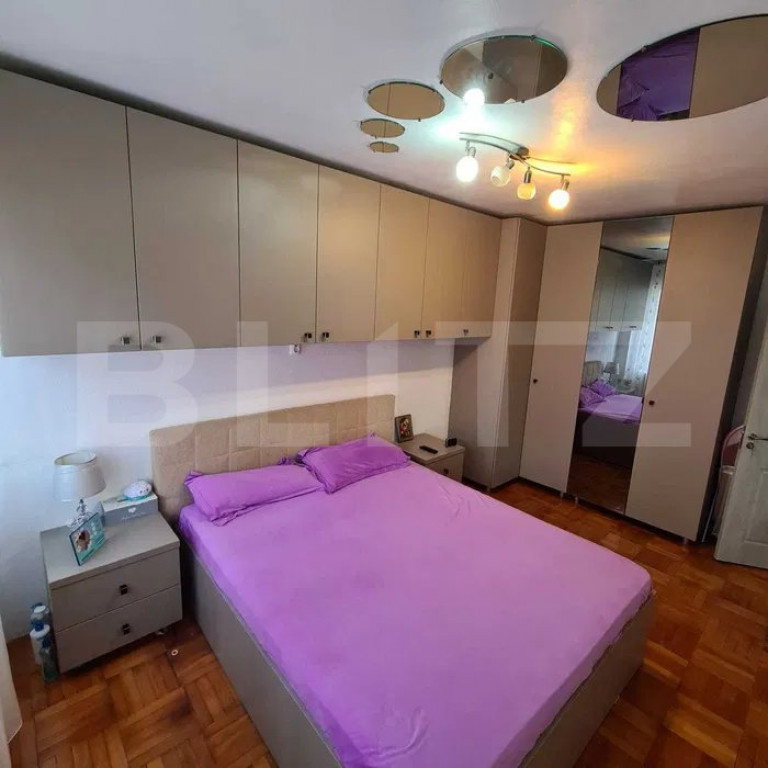 Apartament cu 4 camere, 81 mp, 2 locuri de parcare, zonă Br