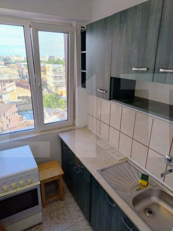Garsonieră luminoasă de vânzare, 28 mp, etaj 5, zona Lize